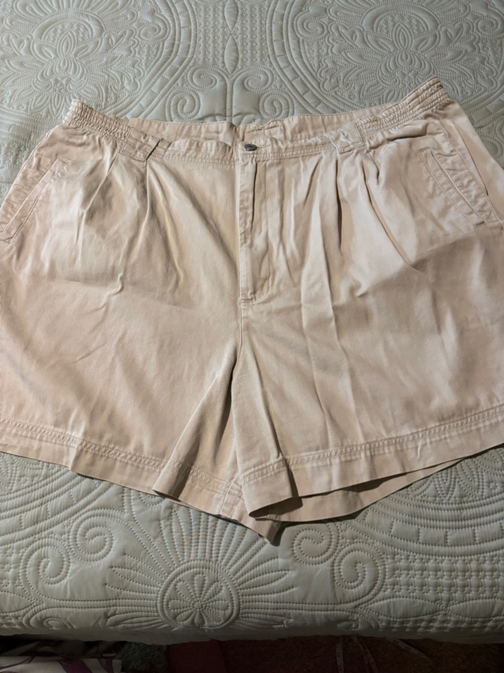 Baccini Women's High-Waist Pleated Cotton Shorts in Light Beige
